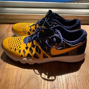 Michigan Nike’s trainer 4 wolverine runners